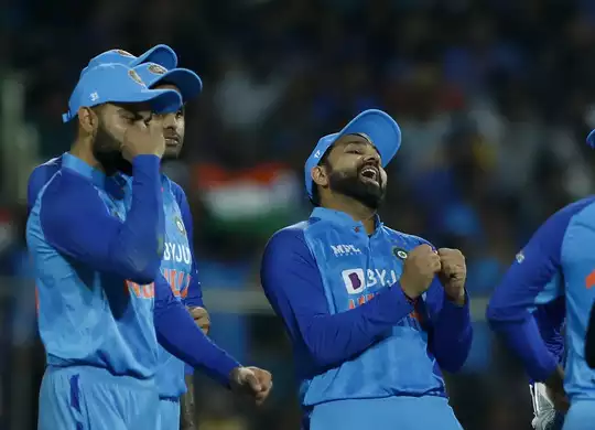 बॉलिंग से बैटिंग तक मजबूत प्लेइंग-11